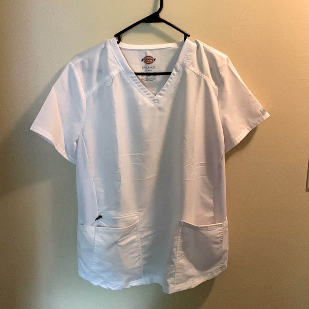 Dickies brand new white scrub top L